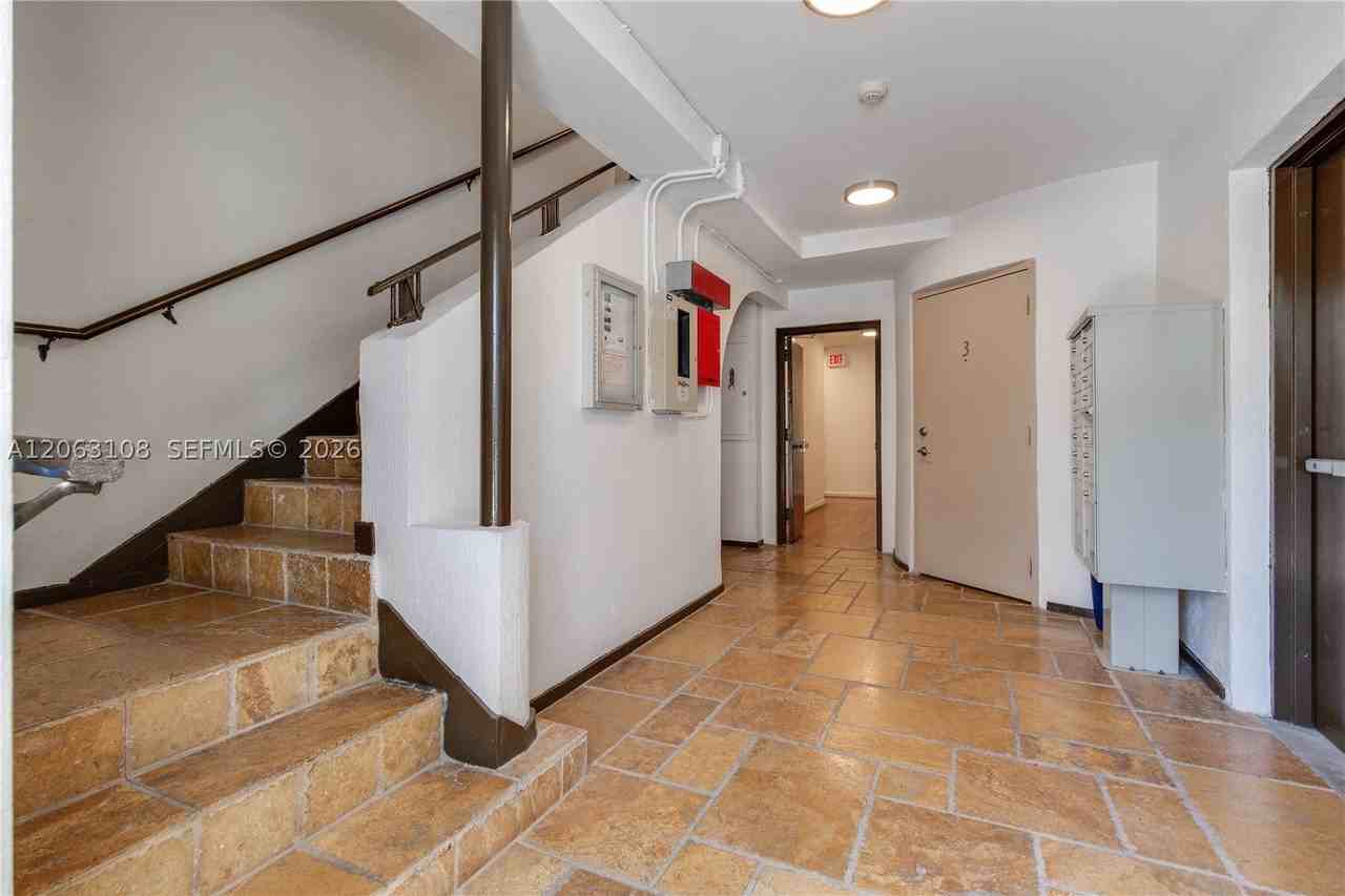 1241 14th St #9 - Photo 5 of 19