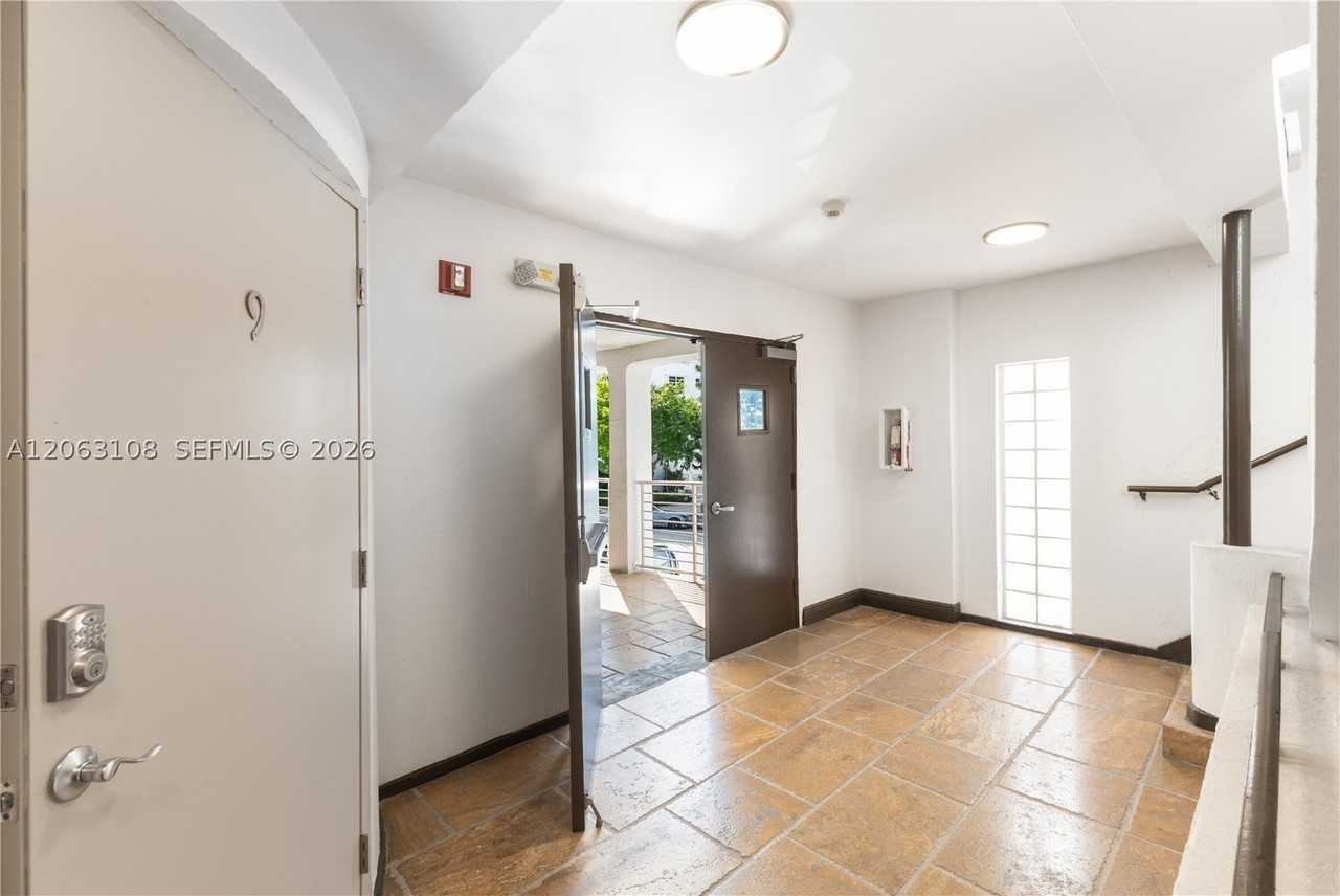 1241 14th St #9 - Photo 6 of 19