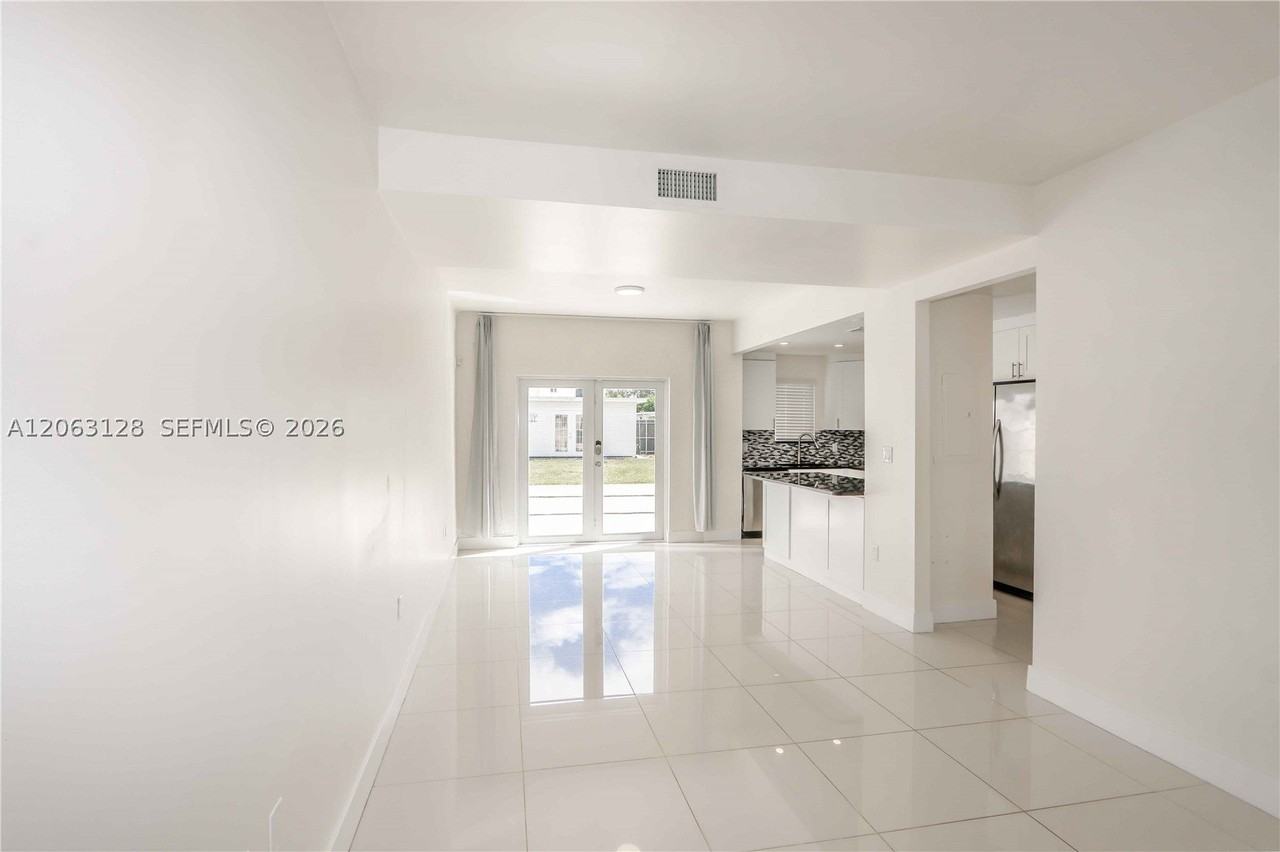 26181 Sw 135th Ct - Photo 5 of 31