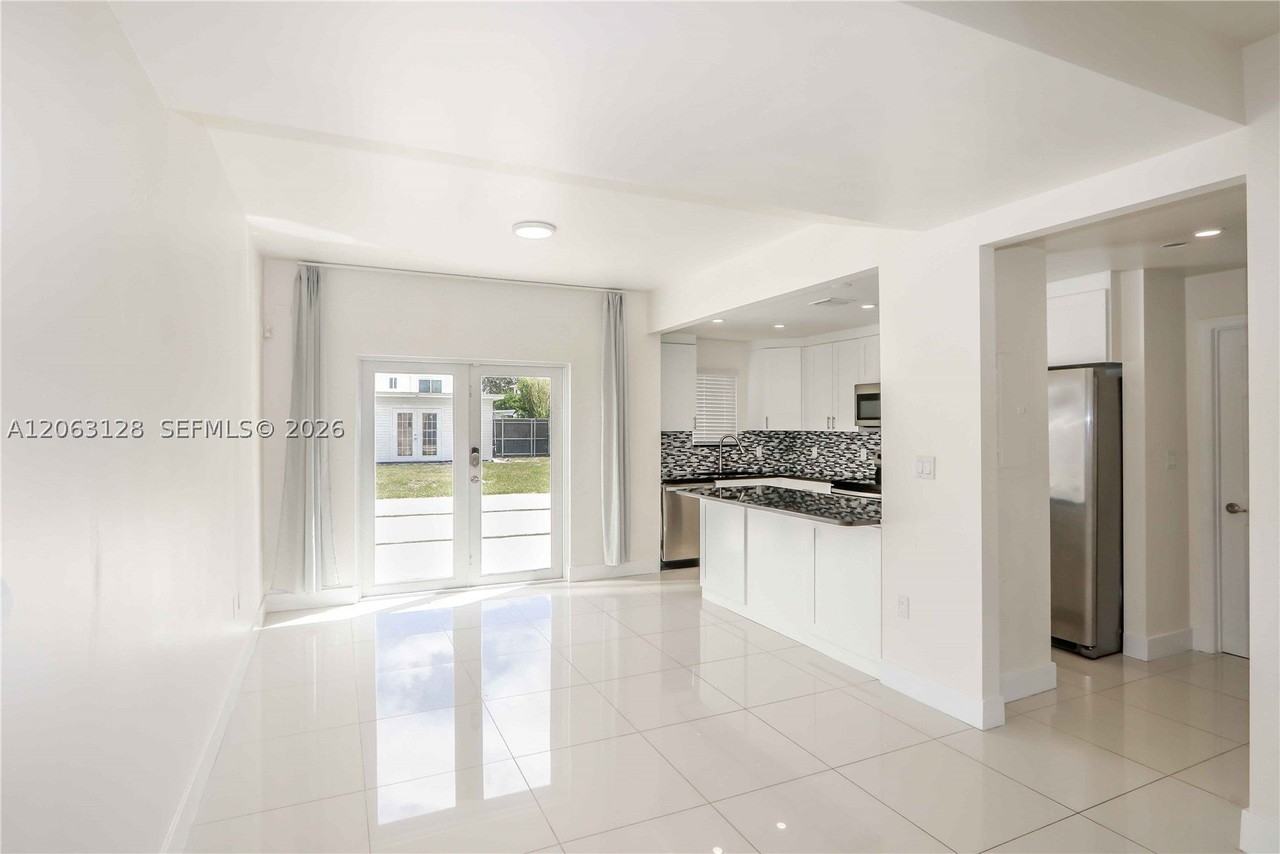 26181 Sw 135th Ct - Photo 6 of 31
