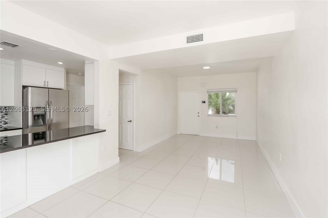 26181 Sw 135th Ct - Photo 7 of 31