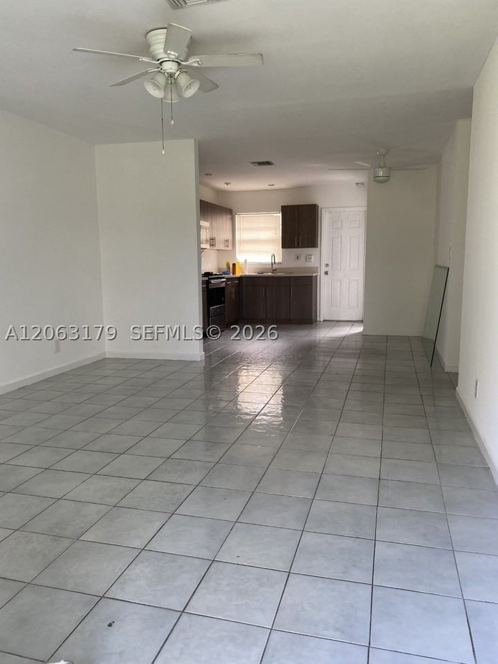 3435 Sw 62nd Way #B - Photo 3 of 4