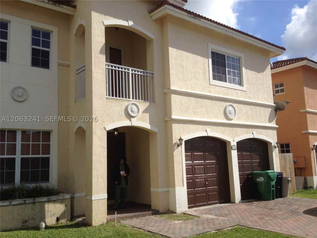 17615 Sw 135th Ave - Photo 2 of 22