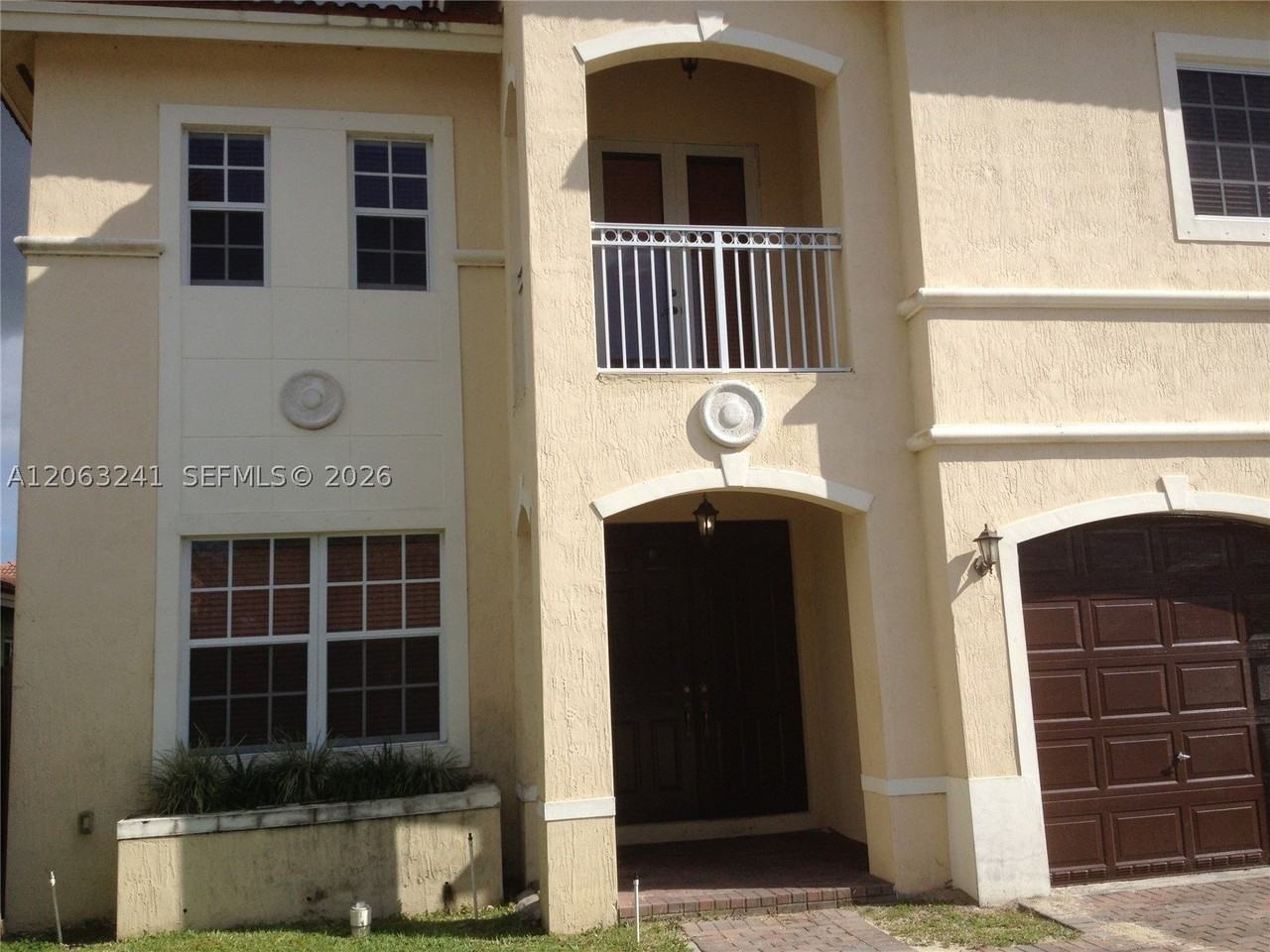 17615 Sw 135th Ave - Photo 5 of 22