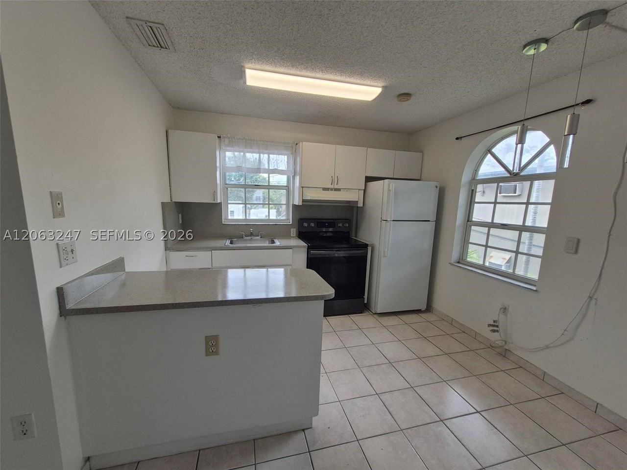 1366 Sw 4th St #3 - Photo 6 of 14