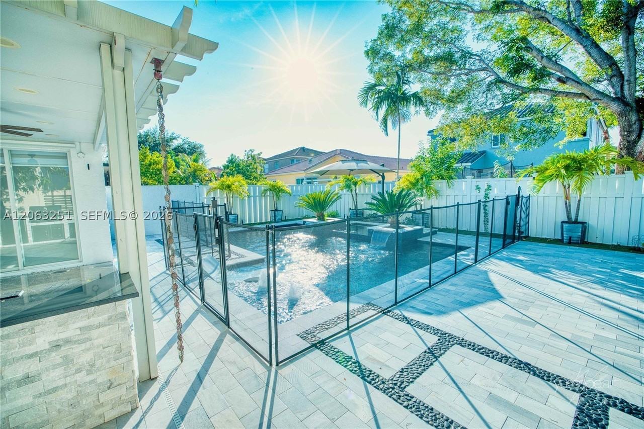 15151 Nw 6th Ct #15151 - Photo 4 of 50
