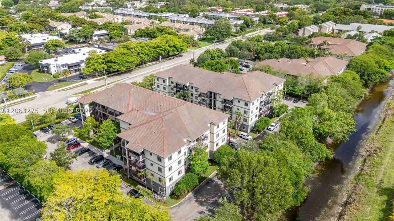 2851 Riverside Dr #207N - Photo 3 of 30