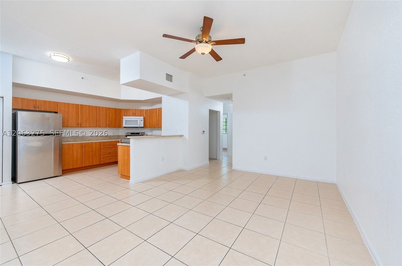 2851 Riverside Dr #207N - Photo 6 of 30