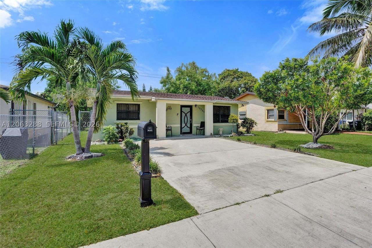 10366 Sw 172nd St - Photo 2 of 31