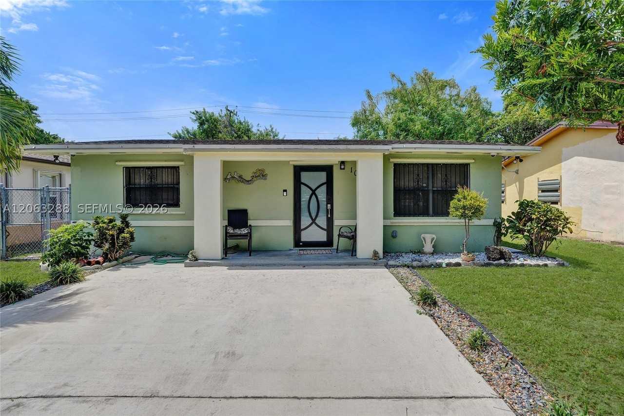 10366 Sw 172nd St - Photo 3 of 31