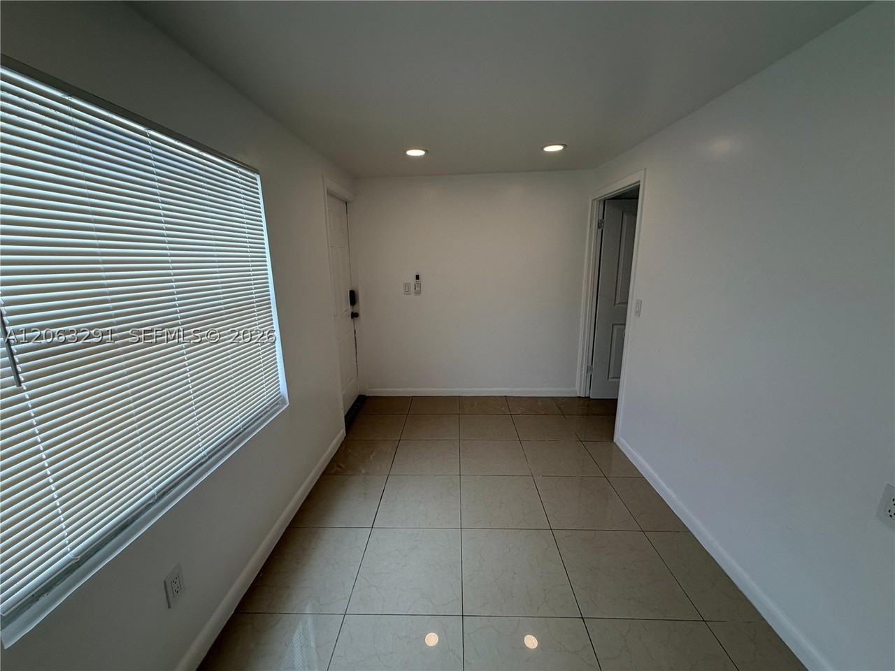 548 Nw 30th St #2 - Photo 4 of 11
