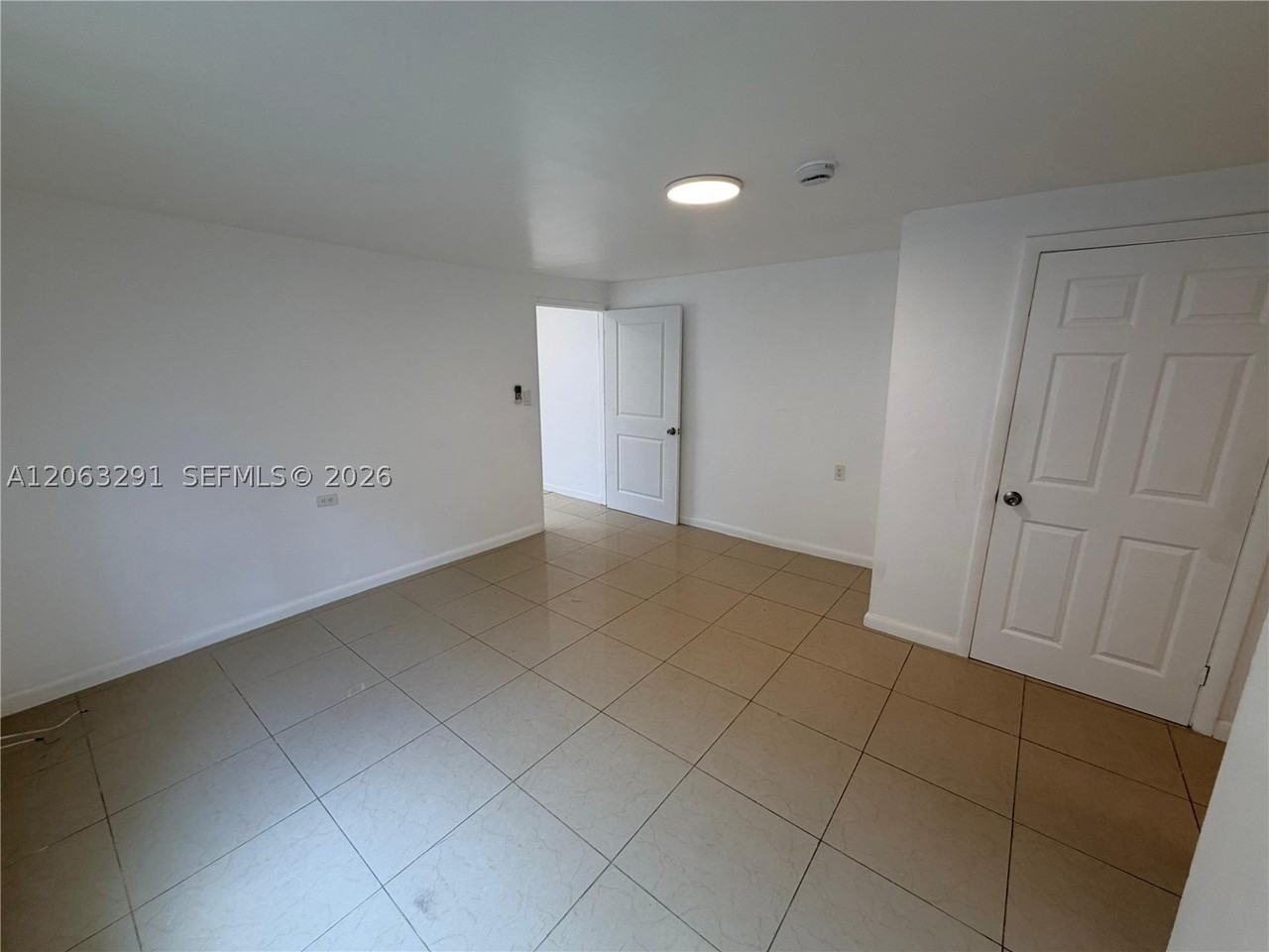 548 Nw 30th St #2 - Photo 6 of 11