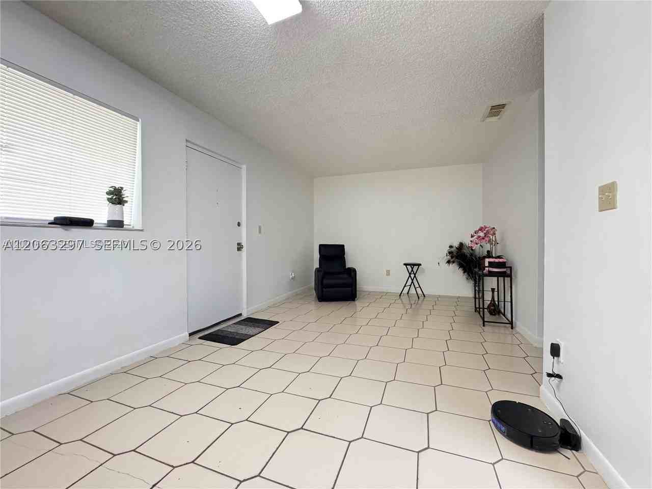 10765 Sw 4th St #8 - Photo 6 of 15