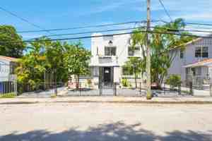 featured image of 128 Nw 9th Ave #1