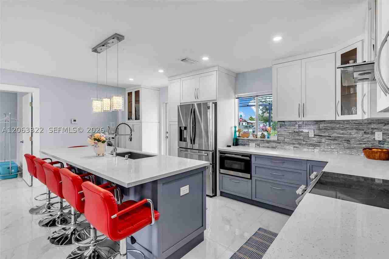 10851 Sw 152nd St - Photo 6 of 25