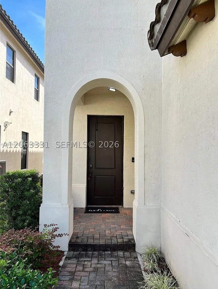 3214 W 97th St #3214 - Photo 2 of 13