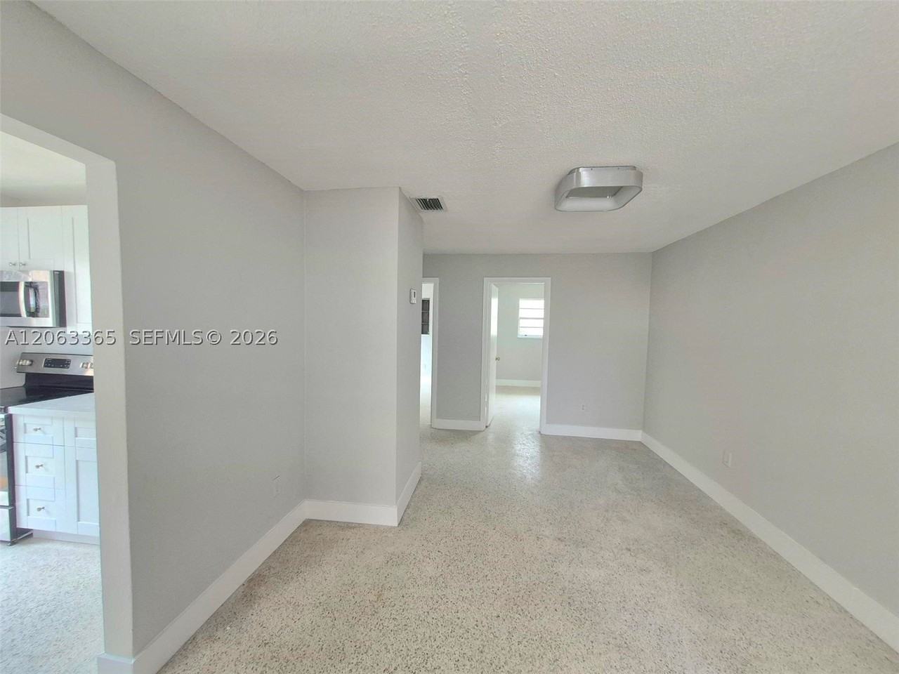 1715 Sw 4th St #1717 - Photo 4 of 18