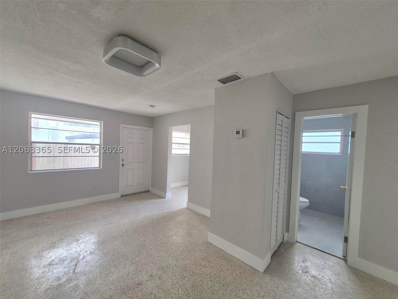 1715 Sw 4th St #1717 - Photo 5 of 18
