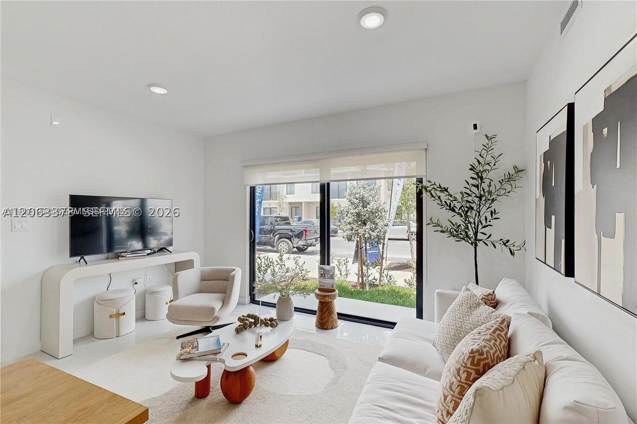 14539 Sw 262nd St #1 - Photo 5 of 11