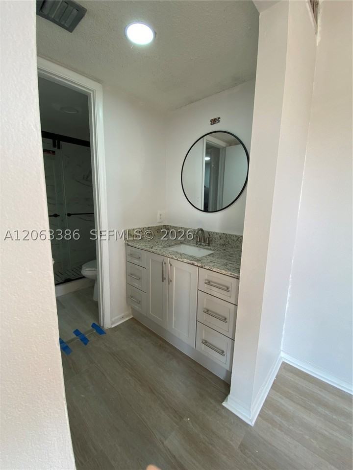 556 Nw 114th Ave #203 - Photo 7 of 21