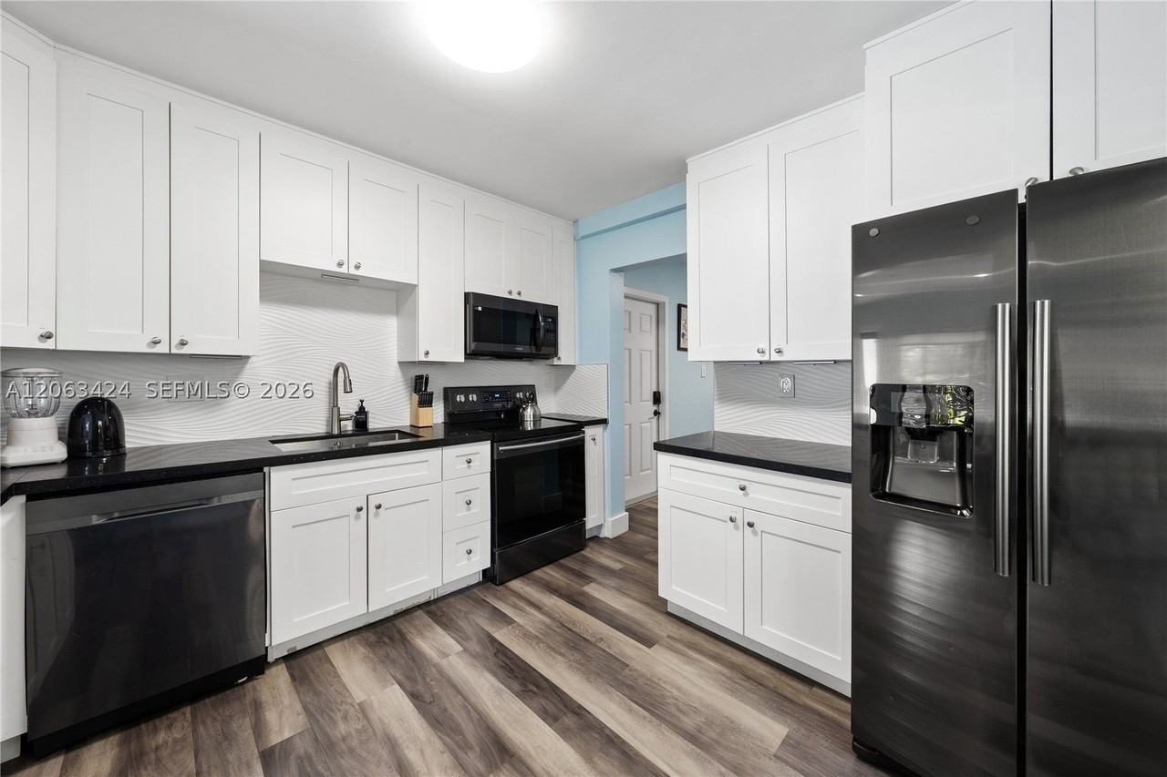 3134 Carter St - Photo 7 of 50