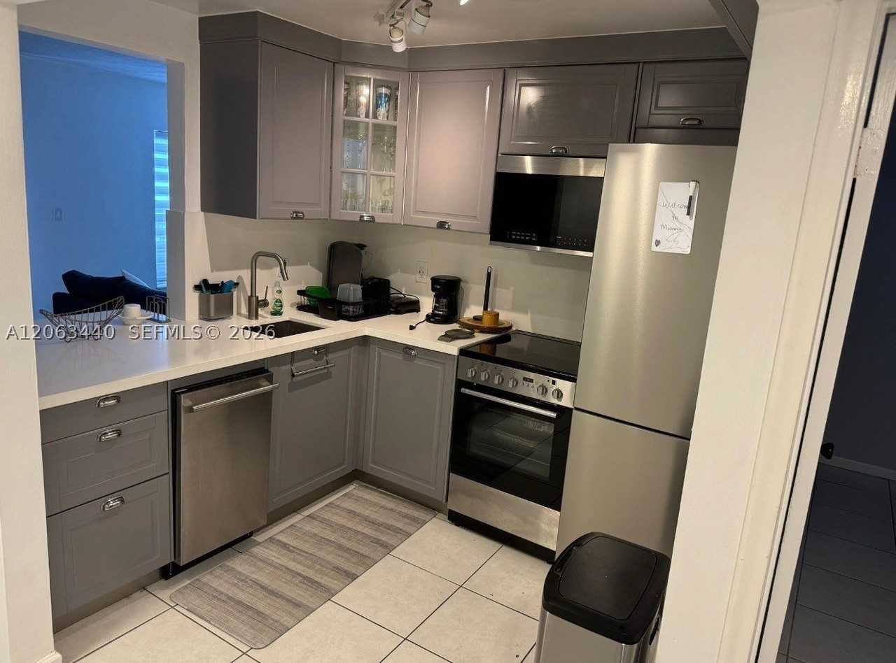 3868 Ne 169th St #402 - Photo 3 of 10