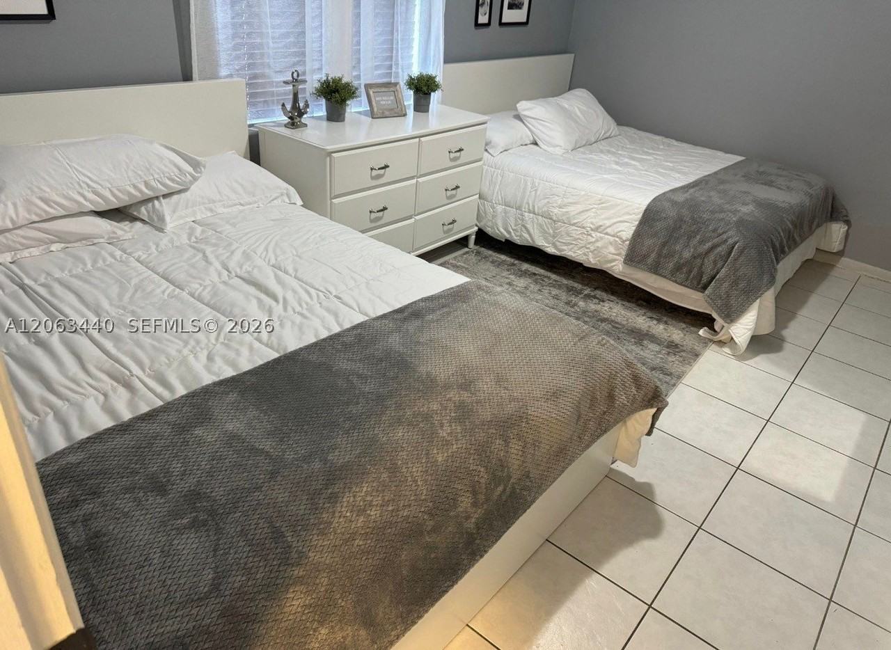 3868 Ne 169th St #402 - Photo 7 of 10