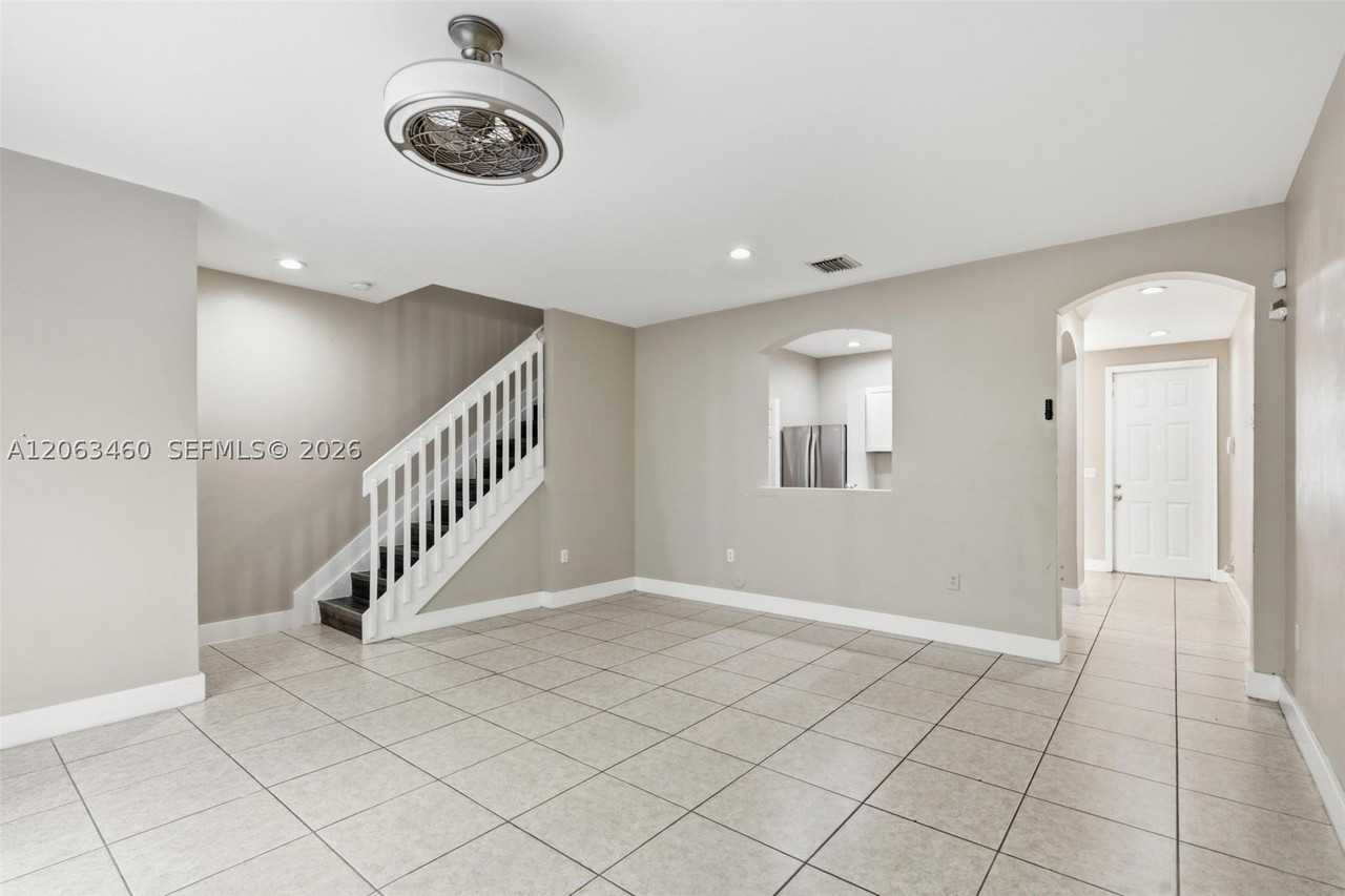 2247 Ne 42nd Ave - Photo 6 of 31