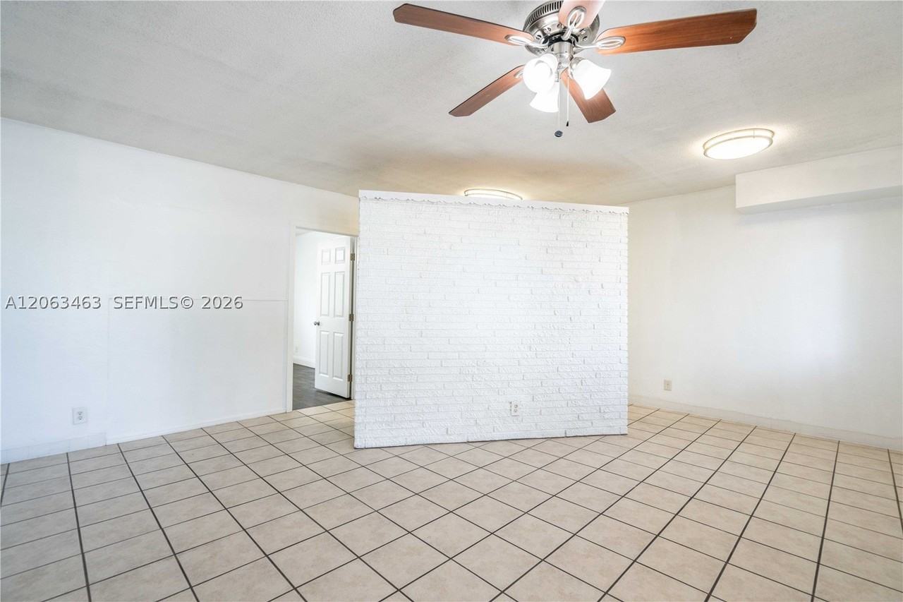 3049 Nw 9th Ave #4 - Photo 5 of 16