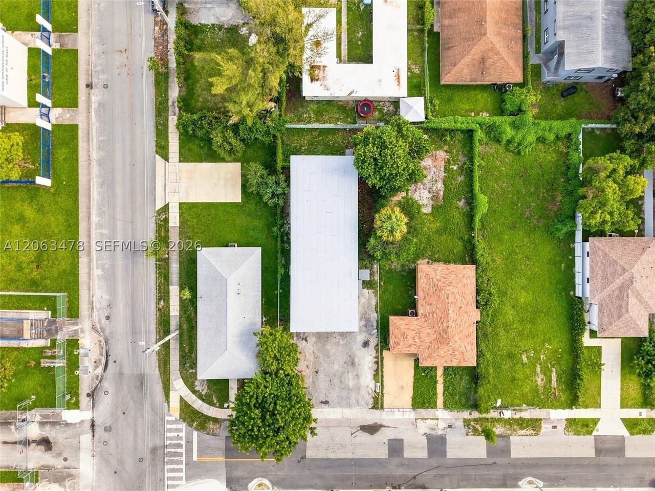 925 Nw 69th St #2 - Photo 4 of 25