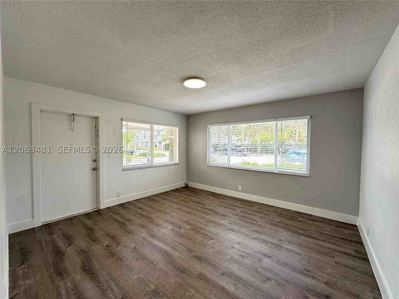 3720 Ne 22nd Ave #12 - Photo 7 of 26