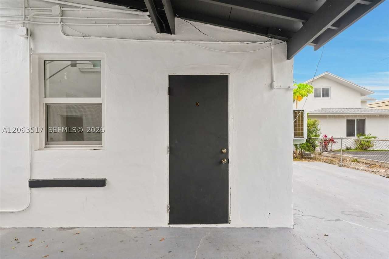 1968 Nw 24th Ave #D - Photo 5 of 24