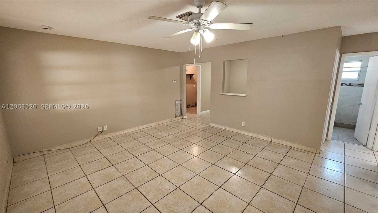 5030 Sw 26th Ave #2 - Photo 5 of 13