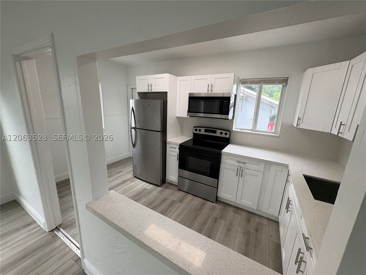 10417 Nw 6th Ave - Photo 5 of 10