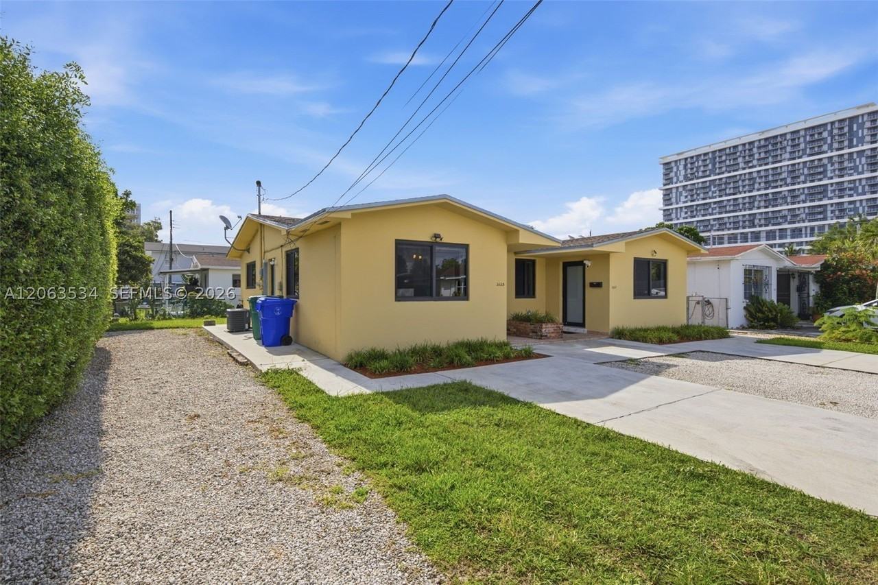 2625 Sw 29th Ave #2625 - Photo 3 of 19