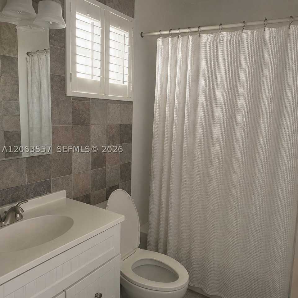 443 NW - Photo 6 of 7