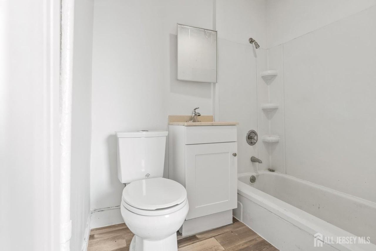 120 S Broadway #3 - Photo 3 of 5