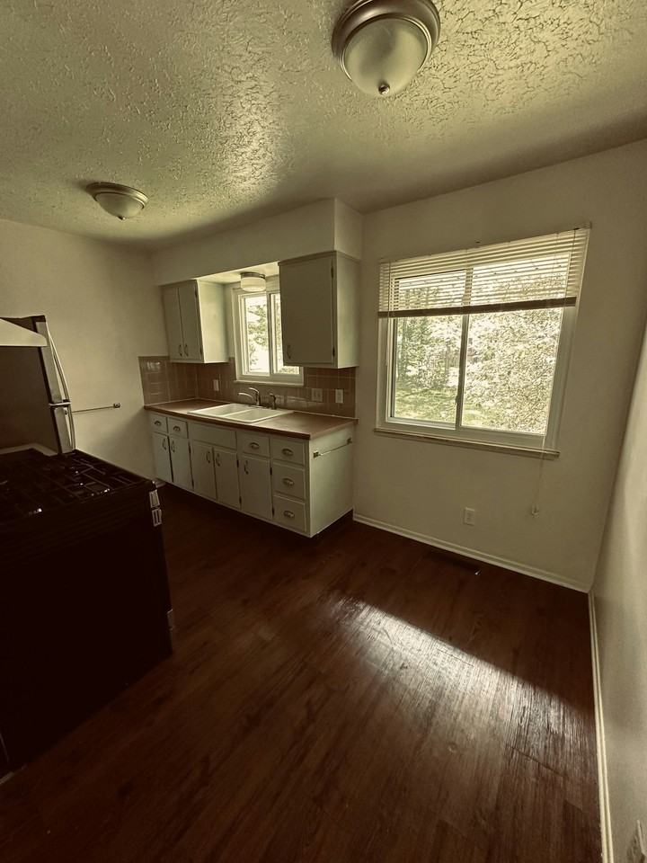 4366 North Norman Drive - Photo 3 of 11