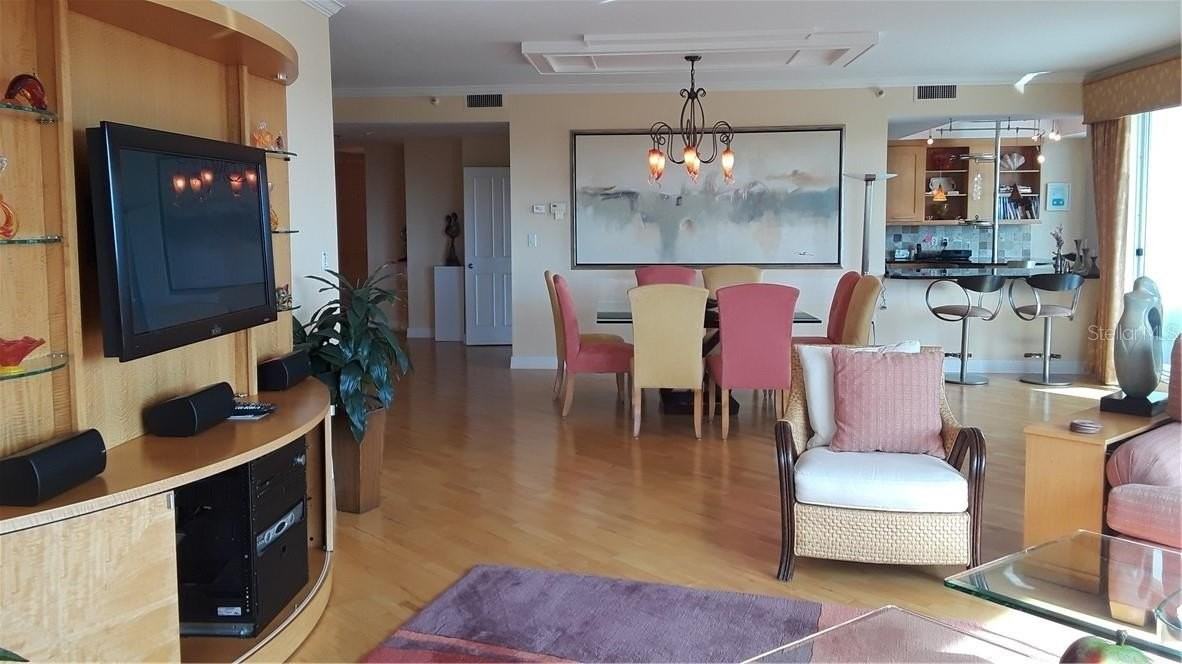 455 Longboat Club Rd #401 - Photo 5 of 28