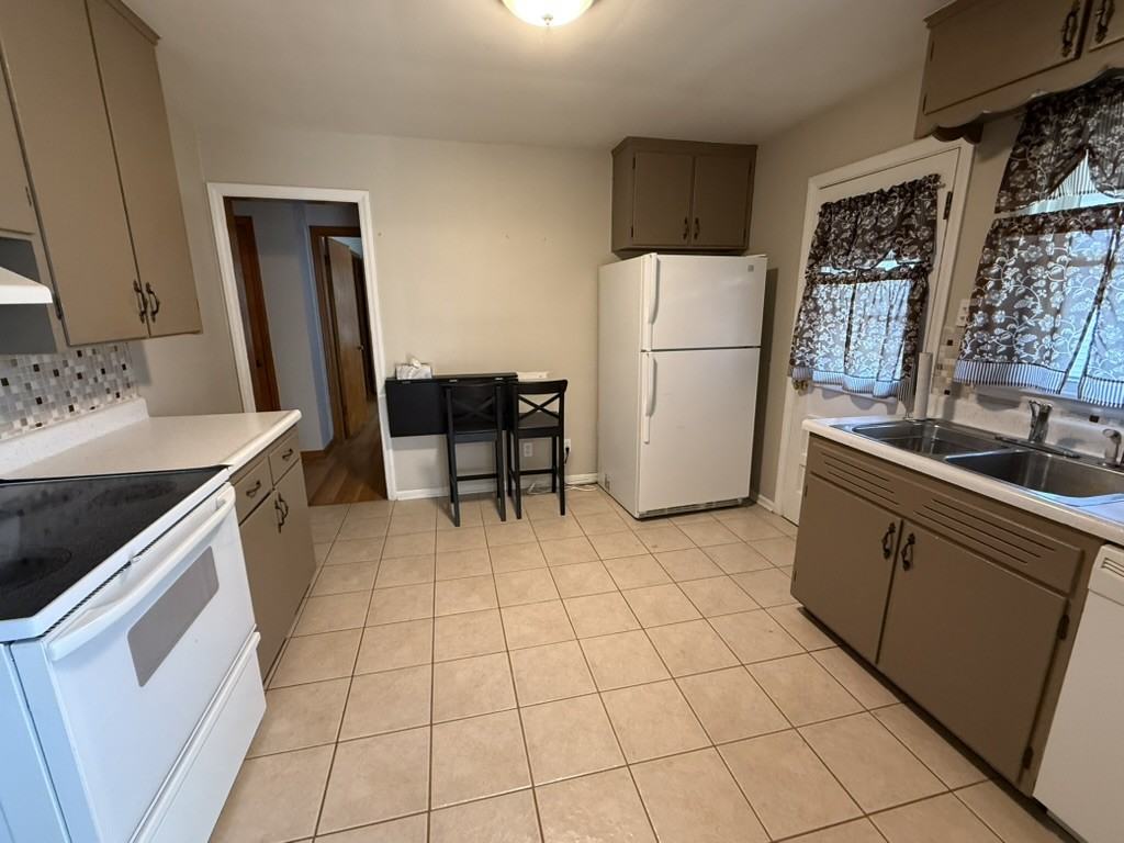 6001 W 56th St #1 - Photo 5 of 11