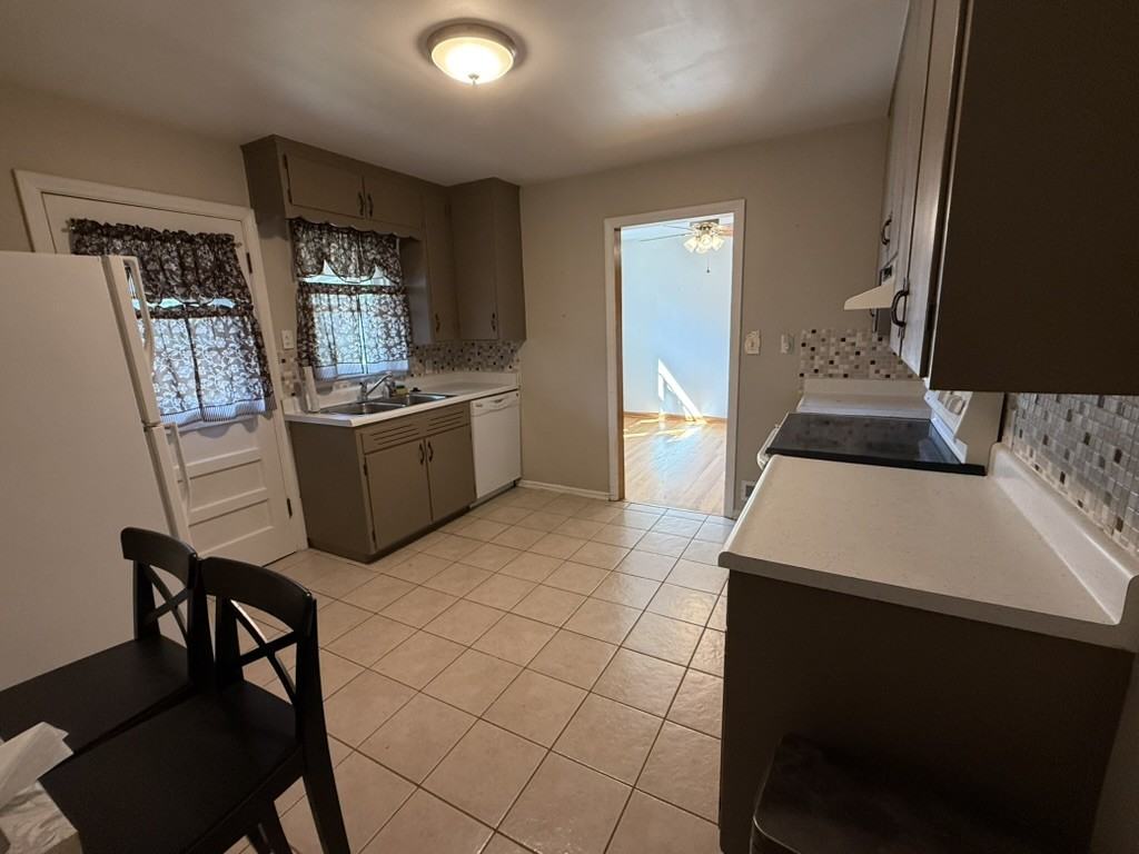 6001 W 56th St #1 - Photo 6 of 11