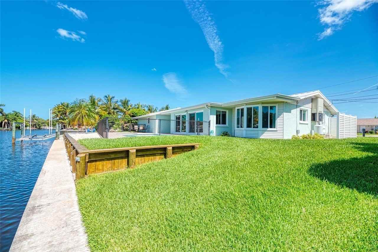 5577 Contento Dr - Photo 3 of 41