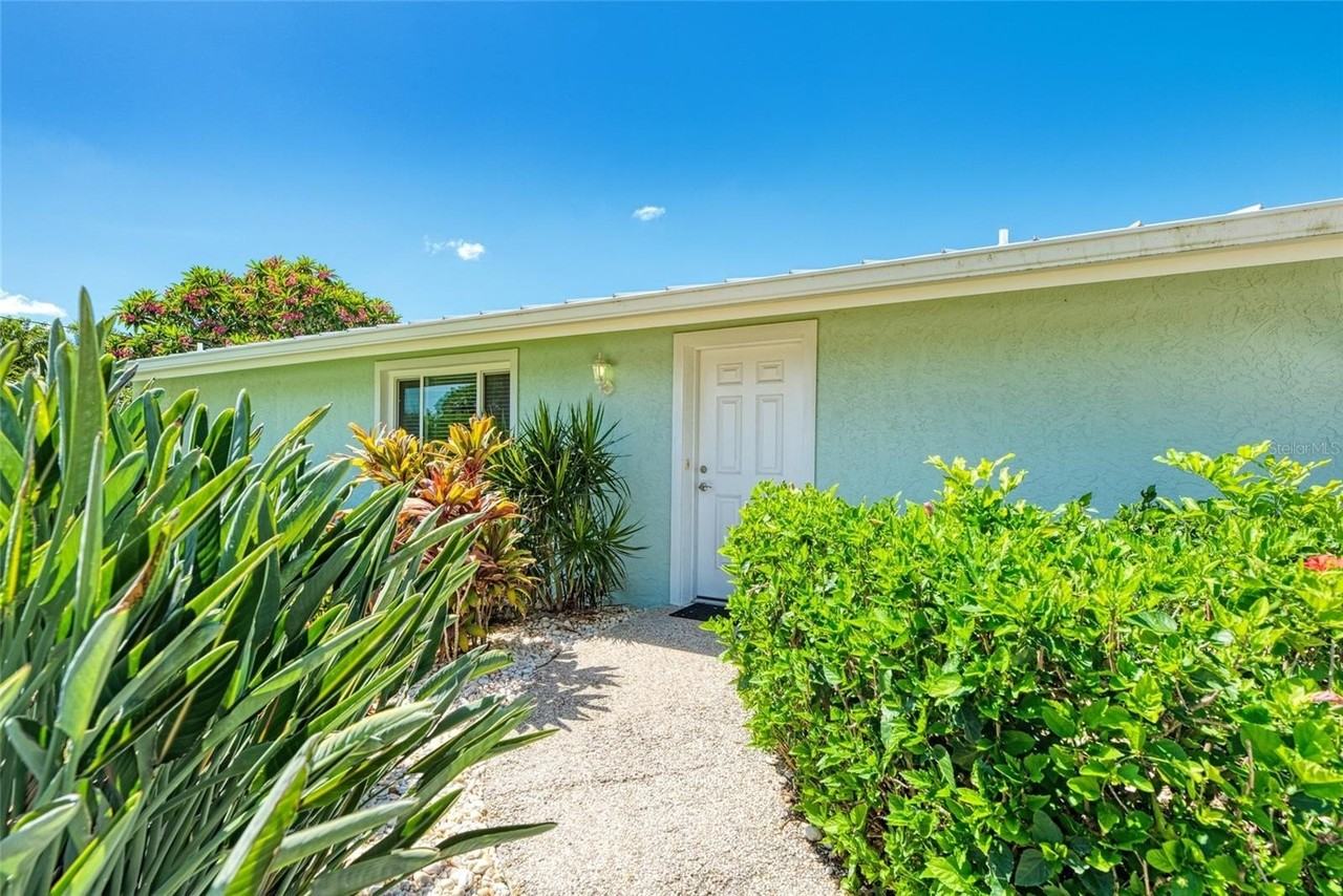5577 Contento Dr - Photo 5 of 41