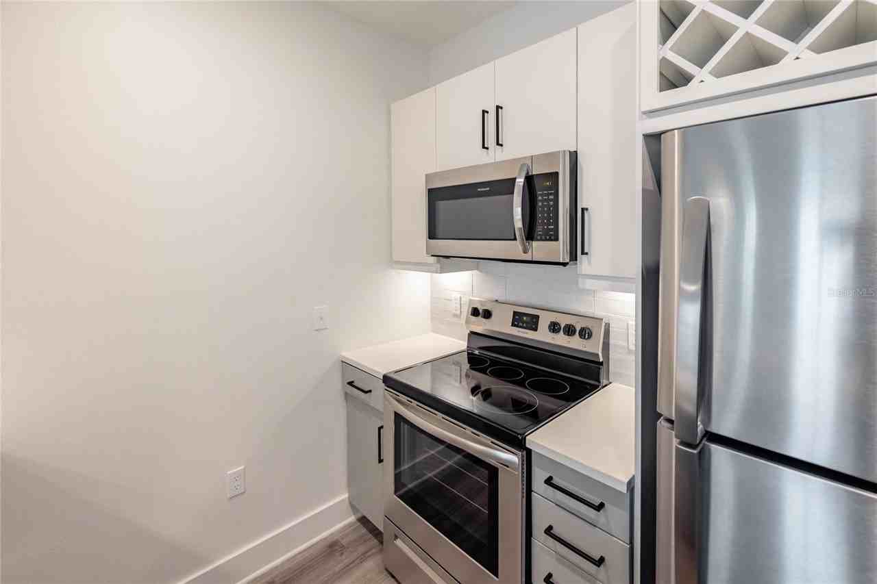 1420 Lakefront Dr #4211 - Photo 3 of 31
