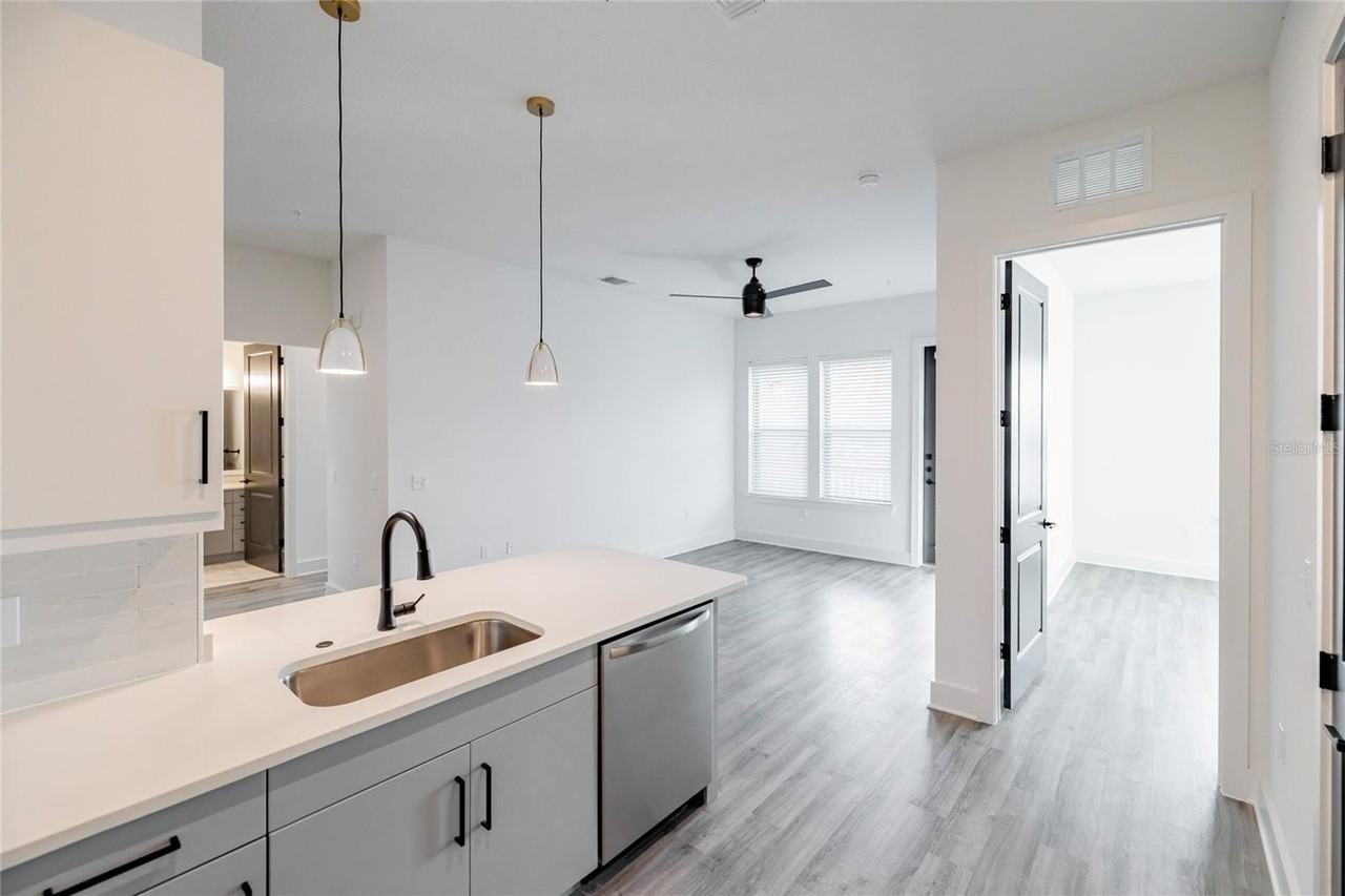 1420 Lakefront Dr #2106 - Photo 5 of 33