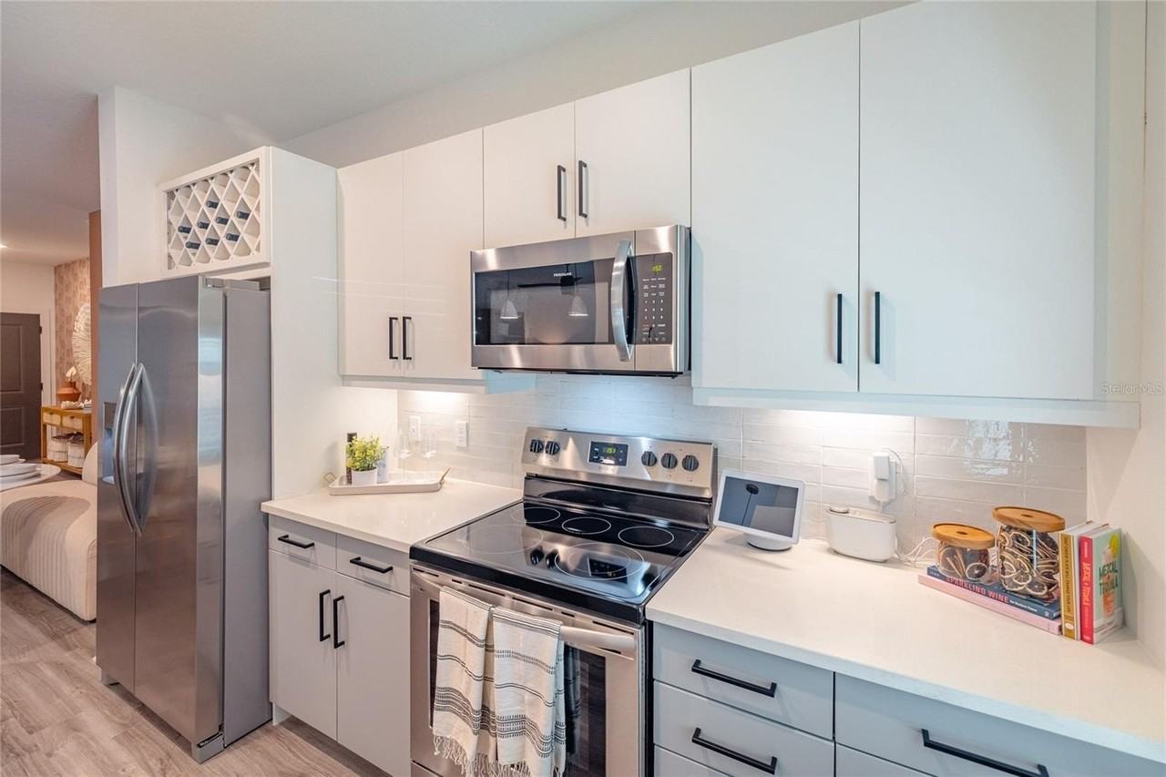 1420 Lakefront Dr #1208 - Photo 4 of 45
