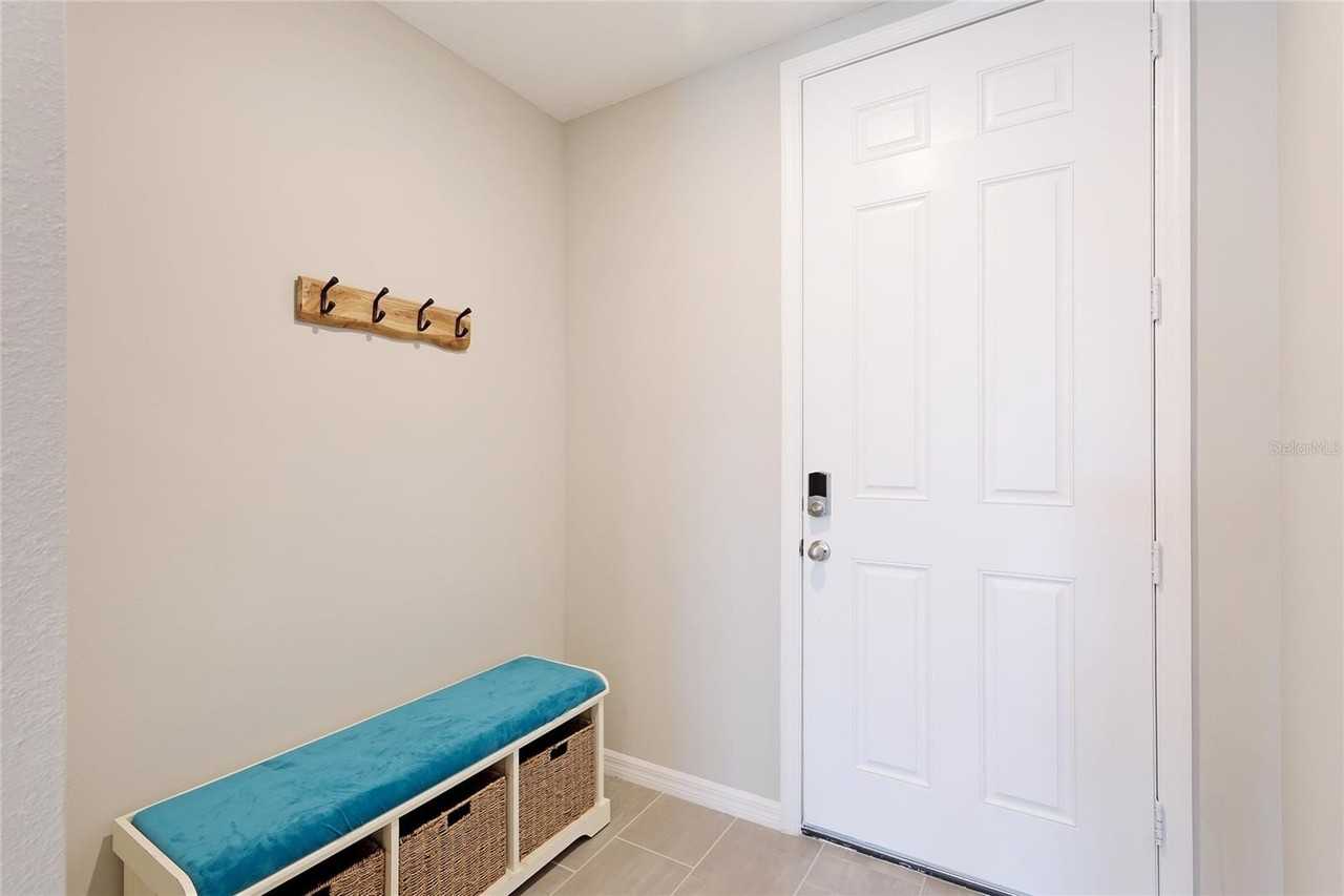 17063 Coral Key Dr - Photo 6 of 27