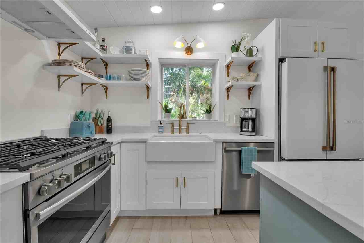 6979 Longboat Dr S - Photo 7 of 39