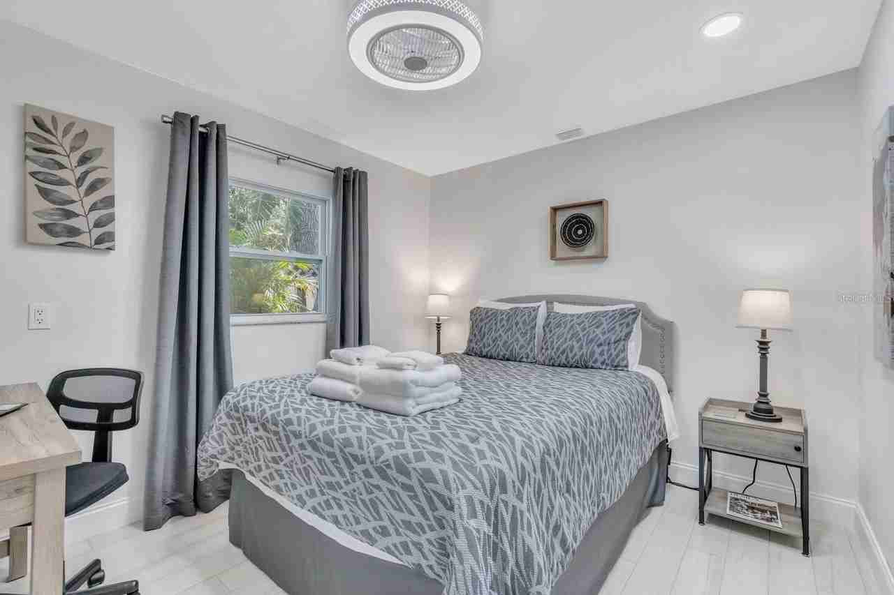 1317 Cocoanut Ave #B - Photo 3 of 36