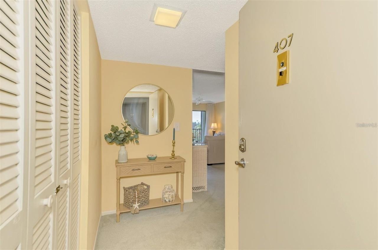 6114 43rd St W #407E - Photo 3 of 24